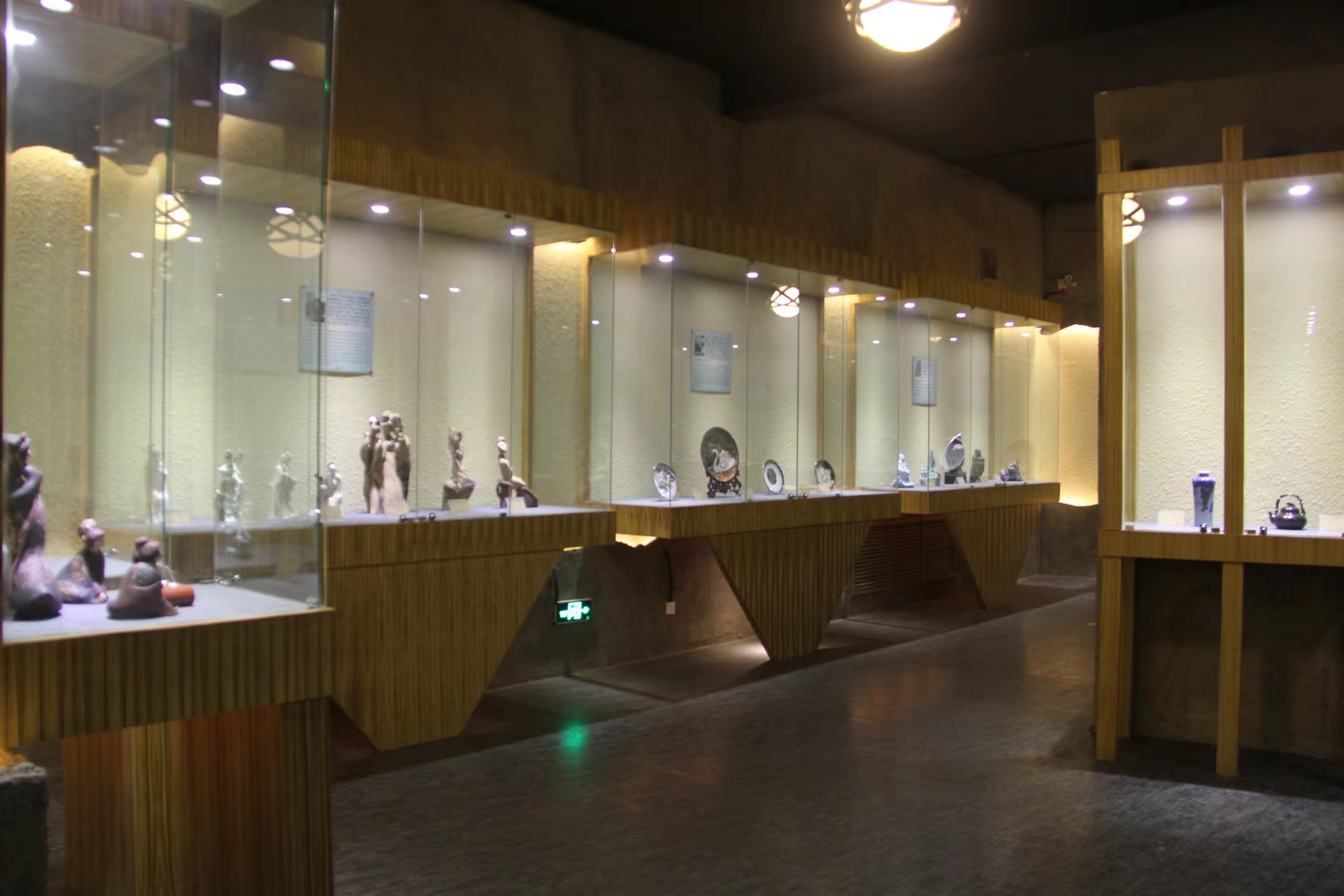 更换灯具后场面2.jpg